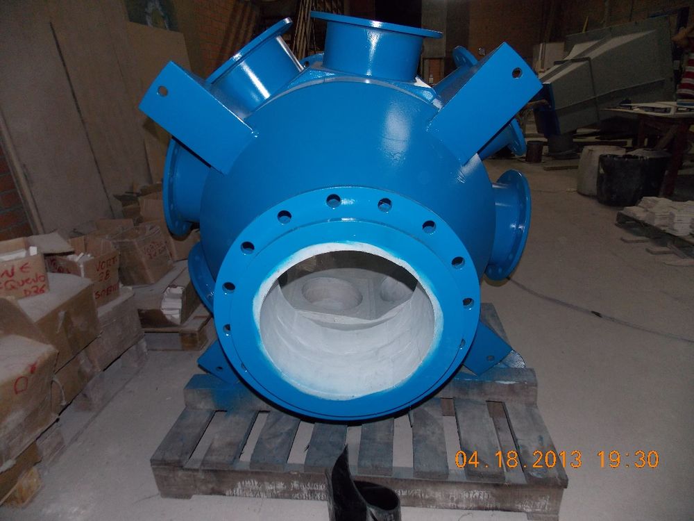 Star ceramic flow splitter with multiple outlets