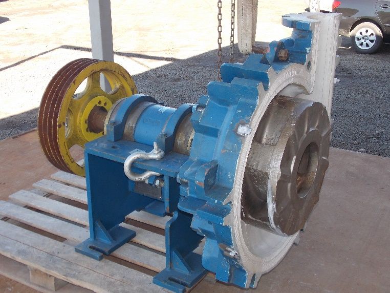 Pump lined with solid wear-resistant CT CEDUR ceramic