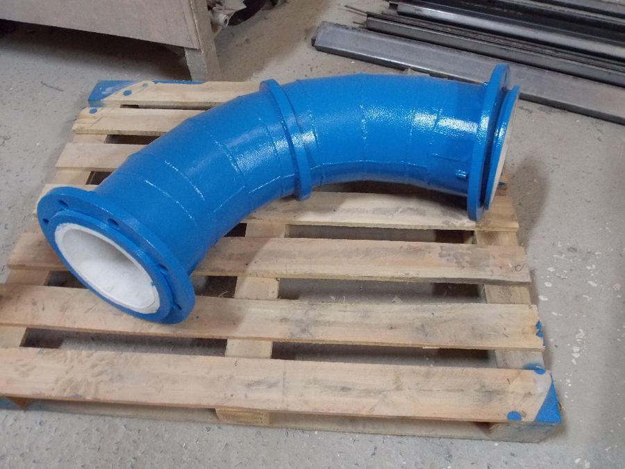 Pipes and elbows lined with CT CEDUR wear-resistant ceramic